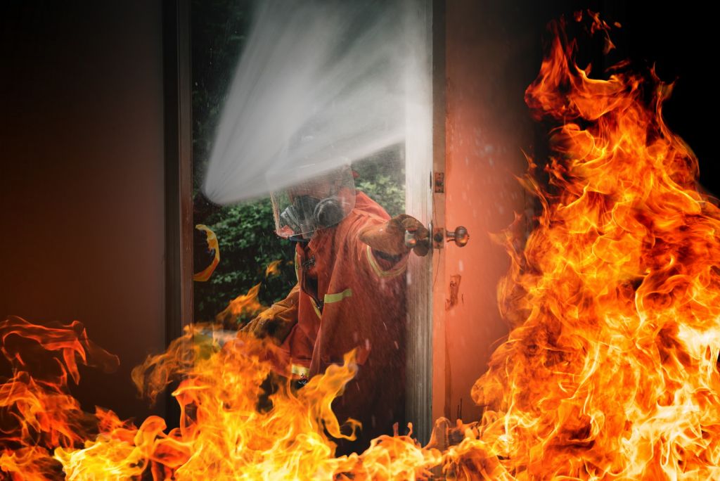 Hoy abordamos la prevención de incendios en la empresa ya que durante los meses de verano desgraciadamente los incendios son cada vez más numerosos y destructivos en nuestro entorno.